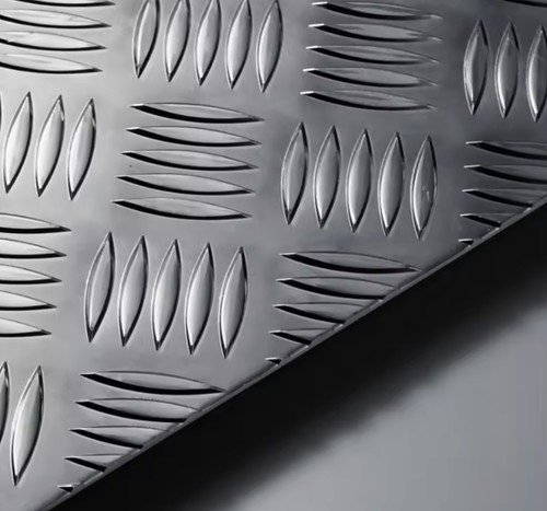 Aluminium chequer tread - aluminium,